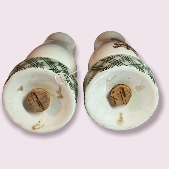 Vintage Vernon Kilns Rustic Farm Roosters Salt-Pepper Shakers-Fruit or Egg Cup - Picture 6 of 12